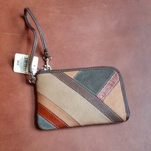 BNWT genuine leather Fossil wristlet